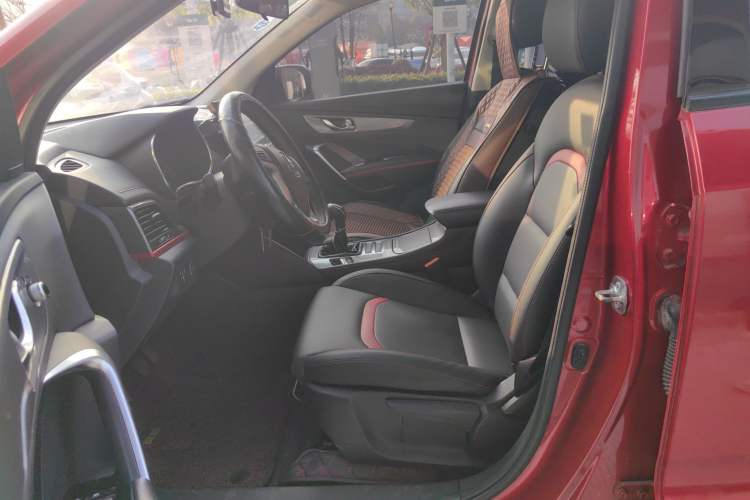 Used Changan CS55 2018 1.5T Manual Colorful Model China V Standard
