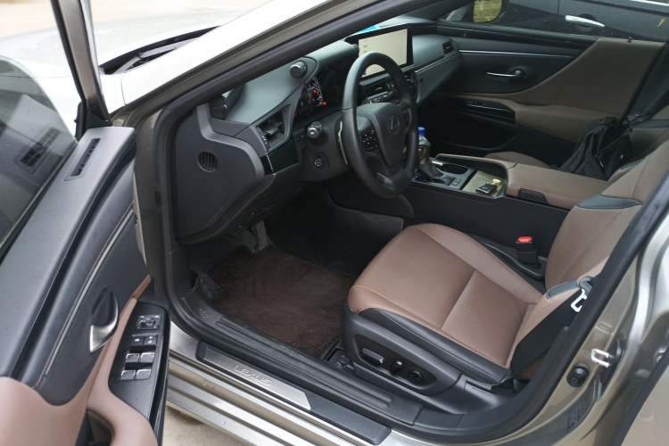 Used Lexus ES 2022 200 Excellence Edition Driver Seat