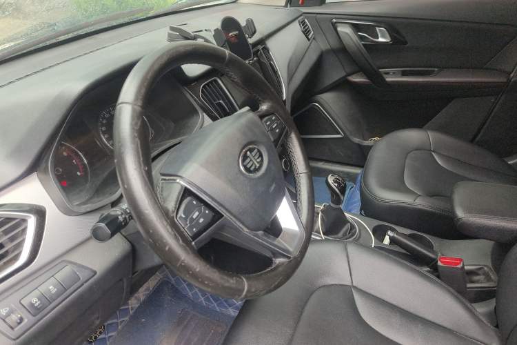 Used FAW Senya R7 2017 1.6L Manual Comfort Model
