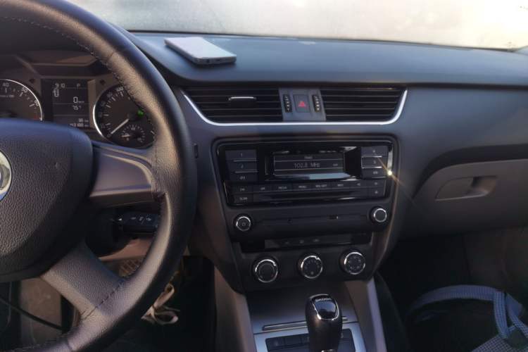 Used Skoda Octavia 2015 1.6L Automatic Yijie Edition
