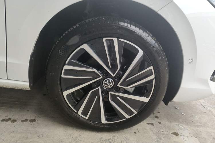 Used Volkswagen Lavida 2026 Pro 300TSI Starry Zhi Yi Edition Left Front Wheel Hub
