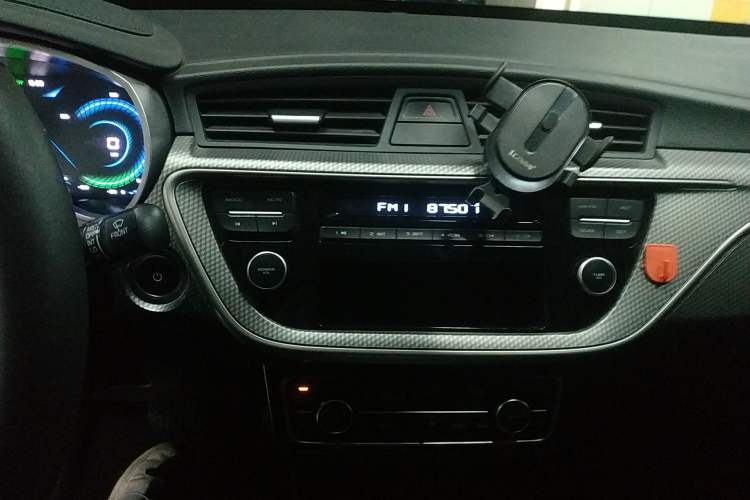 Used Livan Maple 60s 2024 Happiness Customized Full Vehicle—Taxi-Dedicated Version
