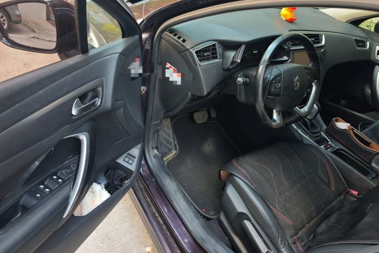 Used DS 5LS 2014 1.6T Elegant Version THP160