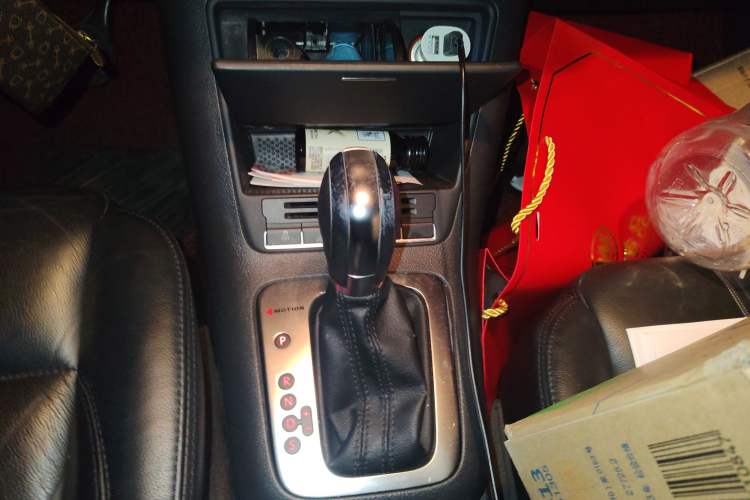 Used Volkswagen Tiguan 2012 1.8TSI Automatic All-Wheel Drive Elite Edition Gear Lever