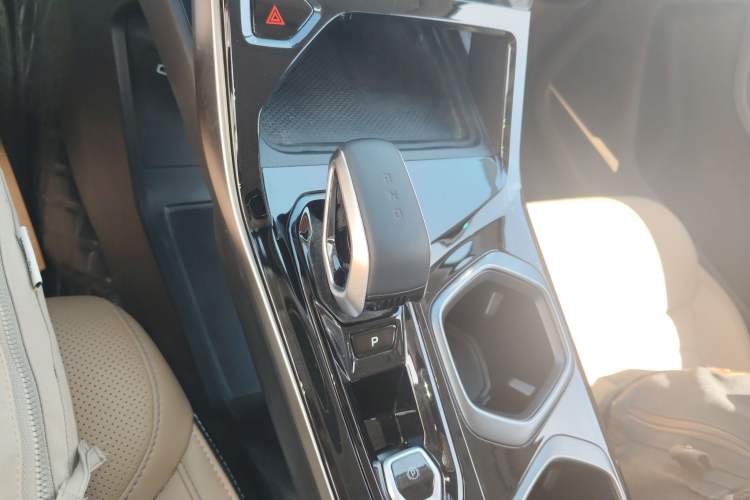 Used Geely Auto FX11 2023 1.5TD DCT Prestige Edition Gear Lever