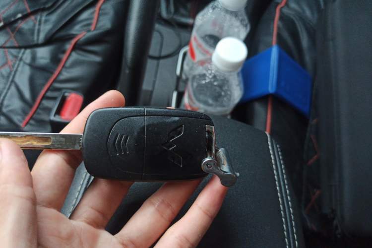 Used Wuling Hongguang S3 2019 1.5L Manual Standard Version China VI Standard Vehicle Key