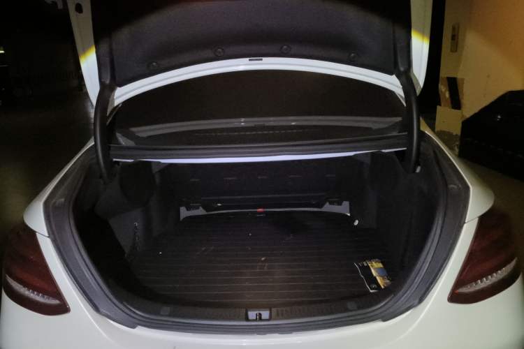 Used Mercedes-Benz E-Class 2018 Restyled E 300 L Sporty and Stylish Edition
