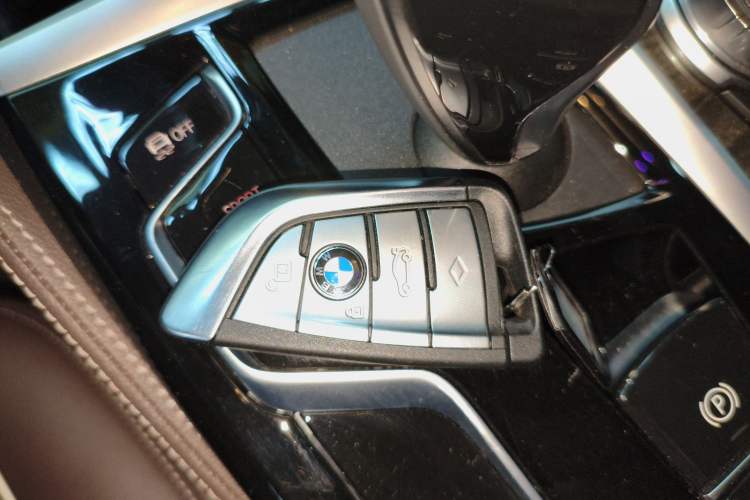 Used BMW 5 Series 2022 Second Facelift 525Li M Sport Package
