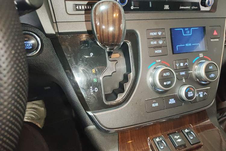 Used Toyota Sienna (Parallel Import) 2018 3.5L Four-Wheel Drive Limited 7-Seater Canadian Version
