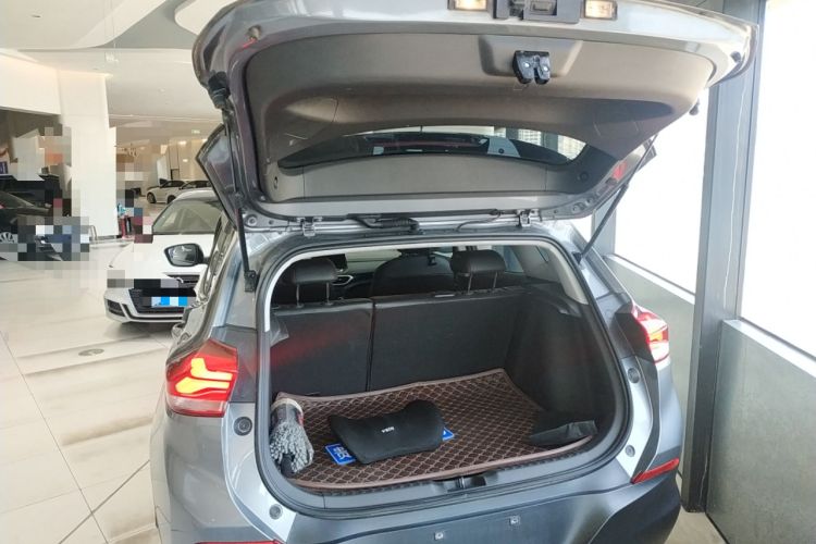 Used Chevrolet Trax 2019 Redline 325T Automatic Fun Edition China VI Standard
