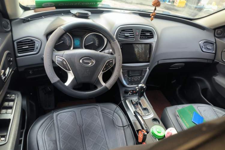Used GAC Trumpchi GS5 2014 1.8T Automatic Two-Wheel Drive Supreme Edition Center Console