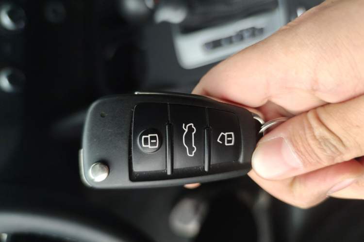 Used Audi Q2L 2023 35TFSI Advanced Elegant Model Interior 1