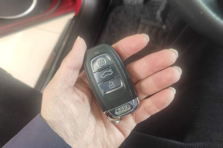 Used Audi Q5 2012 2.0TFSI Comfort Version Vehicle Key