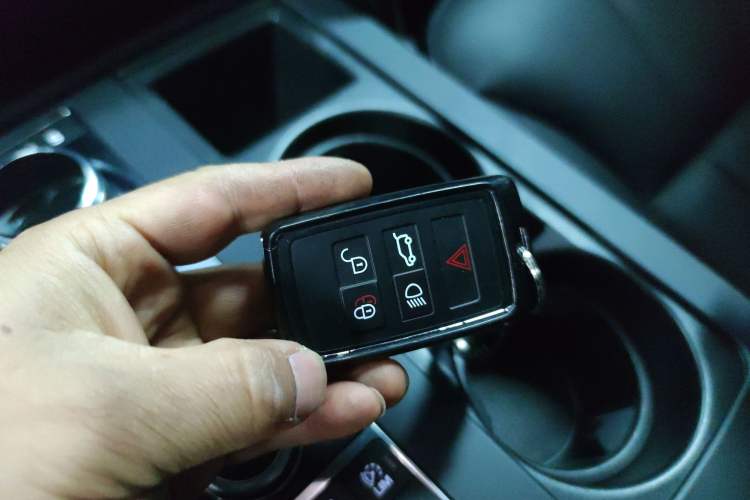 Used Land Rover Discovery 2018 3.0 SC V6 SE