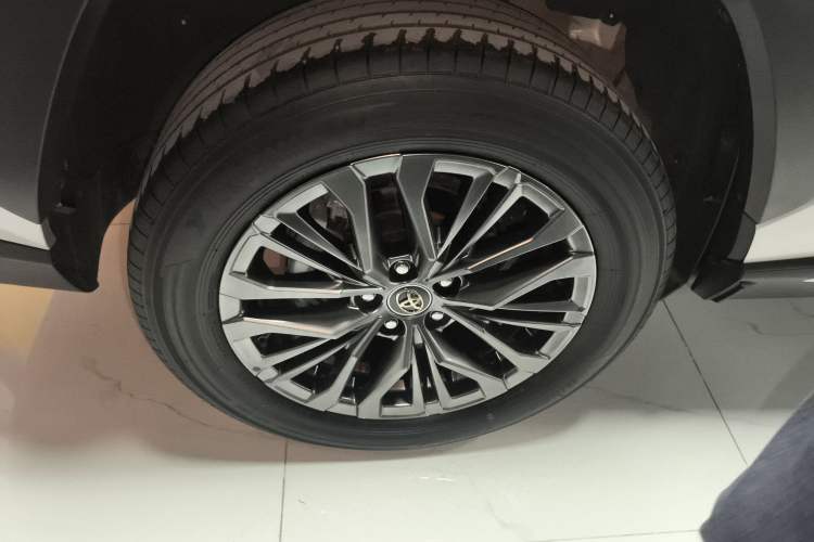 Used Toyota Wildlander 2023 Dual-Motor 2.5L E-CVT Four-Wheel Drive Prestige Edition