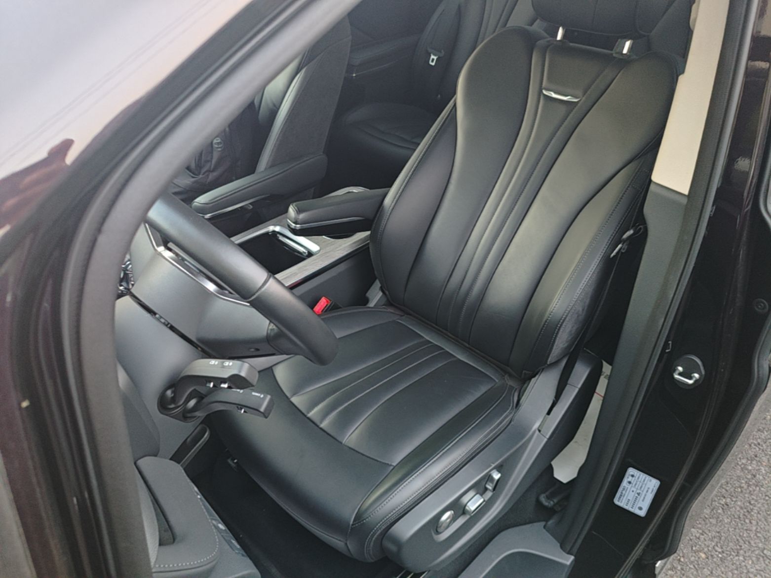Hongqi HQ9 PHEV 2024 2.0T Four-Wheel Drive Business Edition — снимка 17