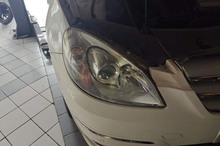 Used Mercedes-Benz B-Class 2009 B 200 Fashion Model Right Front Headlight