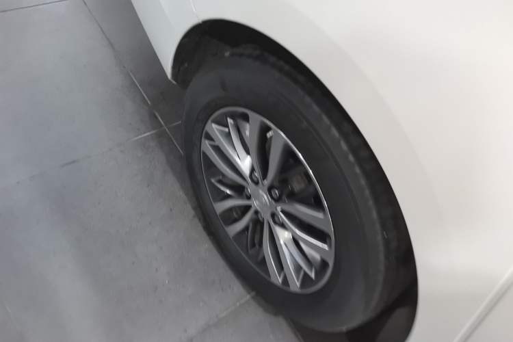 Used Buick GL8 2023 ES Lu Zun Deluxe Model Exterior 5