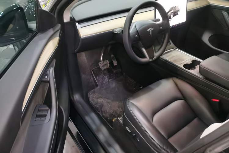 Used Tesla Model Y 2022 Rear-Wheel-Drive Version
