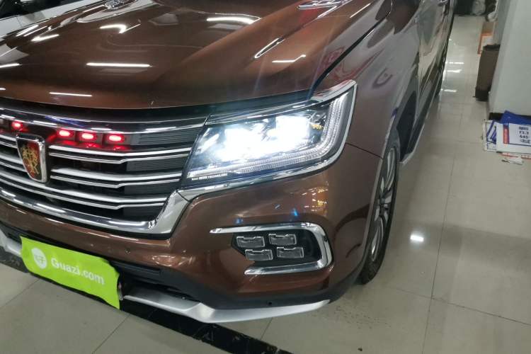 Used Roewe RX8 2018 30T Smart Connectivity Two-Wheel Drive Flagship Edition
