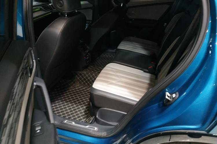 Used Volkswagen Tayron 2023 380TSI Four-Wheel Drive R-Line Pro Smart Edition Left Rear Seat