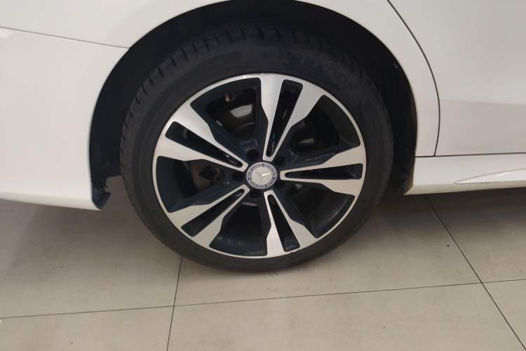 Used Mercedes-Benz C-Class 2017 C 200 Sport Edition 4MATIC Exterior 5