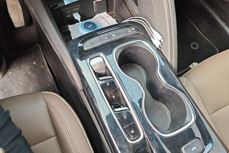 Used Buick Envision 2022 Encore Plus 652T Five-Seat Luxury Model Gear Lever