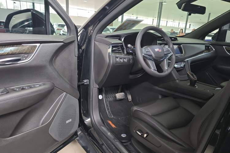 Used Cadillac XT5 2018 25T Tech Model