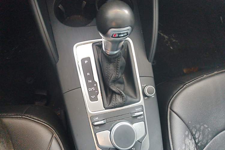 Used Audi A3 2017 Sportback 35 TFSI Ambition Edition Gear Lever