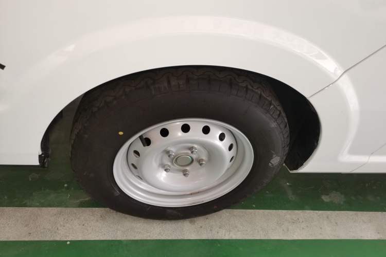 Used SRM New Energy E3 2025 Fudi 310KM Practical Passenger Vehicle
