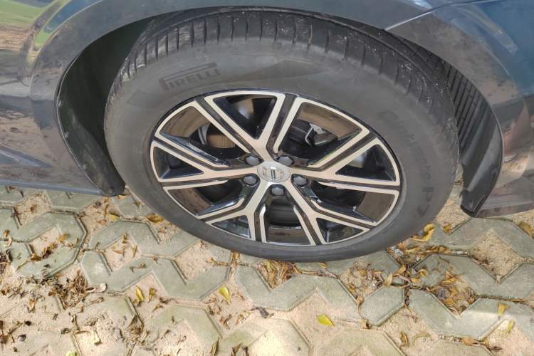 Used Volvo S60 2024 B4 Zhiyi Luxury Edition