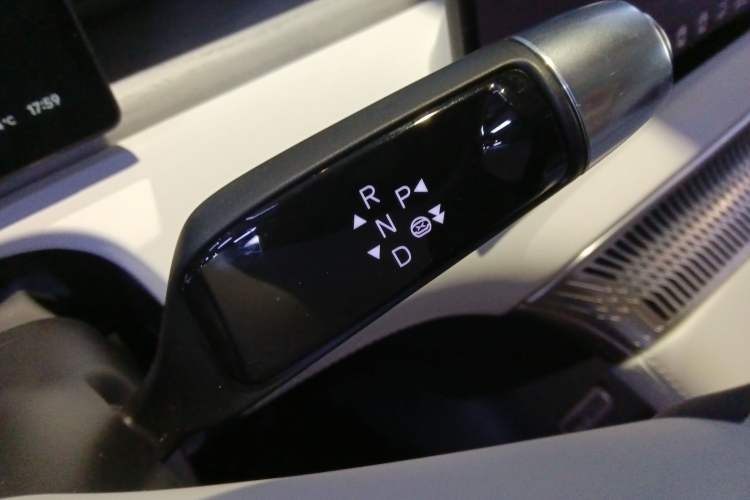 Used XPeng X9 2024 702 Ultra-Long Range Max
