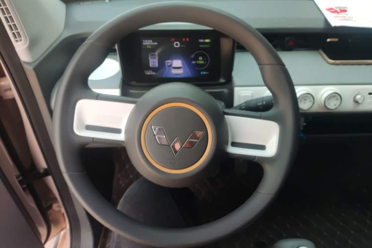Used Wuling Hongguang MINIEV 2022 GAMEBOY 200km Gaming Edition with Lithium Iron Phosphate Steering Wheel