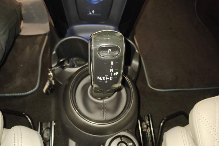 Used MINI MINI 2022 Revised 2.0T COOPER S CABRIO Sidewalk
