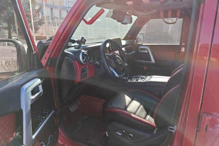 Used BAIC Off-Road BJ40 2018 PLUS 2.3T Automatic Four-Wheel Drive Flagship Version China V Emission Standard Driver Seat