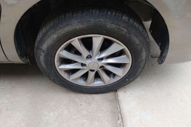 Used FORTHING Lingzhi 2023 M5L 1.6L Comfort 9-Seater
