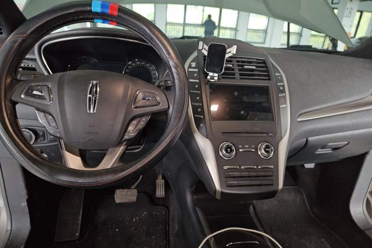 Used Lincoln MKC 2017 2.0T Two-Wheel Drive Deluxe Edition