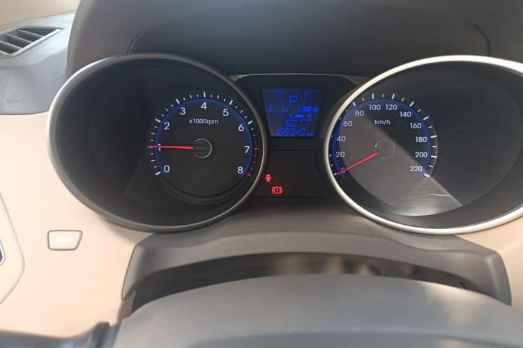 Used Hyundai ix35 2013 2.0L Automatic Two-Wheel Drive Smart GLS China IV Standard