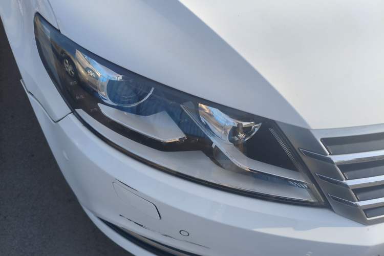 Used Volkswagen CC 2015 3.0 FSI V6 Right Front Headlight