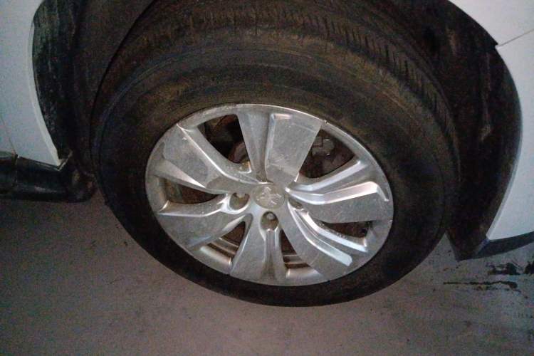 Used Peugeot 2008 2014 1.6L Automatic Fashion Edition Right Front Wheel Hub