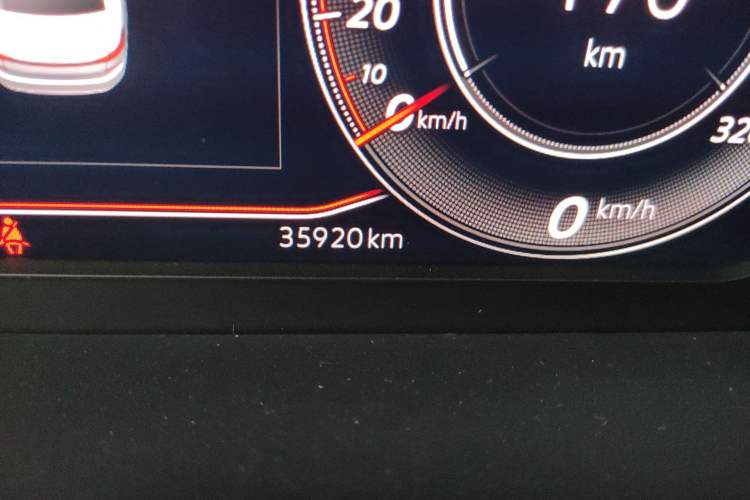 Used Volkswagen Passat 2023 330TSI Elite Edition Odometer Close Up