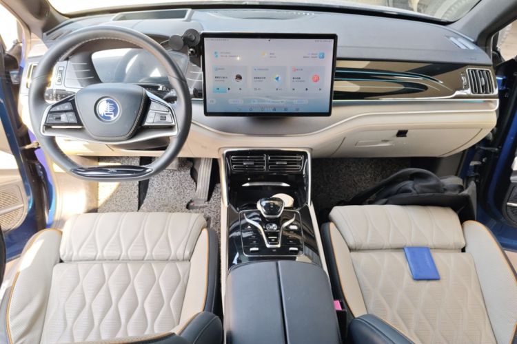 Used BYD Tang New Energy 2022 EV 635 km All-Wheel-Drive Flagship Model Center Console