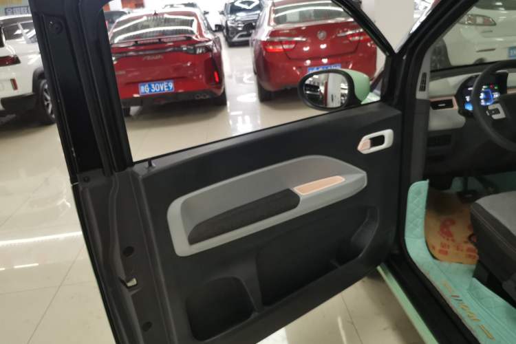 Used Chery New Energy QQ Ice Cream 2022 170km Sundae Phosphate Lithium-Ion