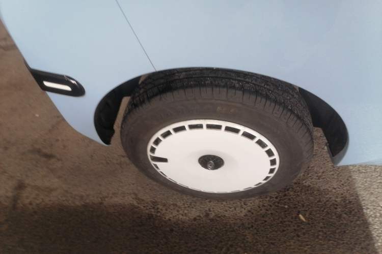 Used Chery QQ Ice Cream 2022 170km Sundae Phosphate Lithium-Ion Right Rear Wheel Hub