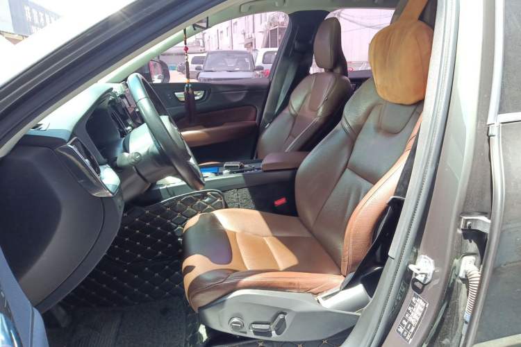 Used Volvo XC60 2020 T5 4x4 Zhiyi Luxury Edition
