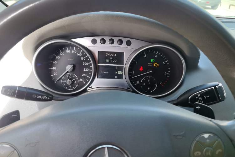Used Mercedes-Benz M-Class 2010 ML 300 4MATIC