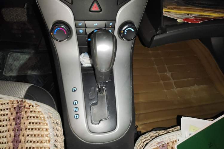 Used Chevrolet Cruze 2012 1.6L SL Grand Edition Automatic Gear Lever