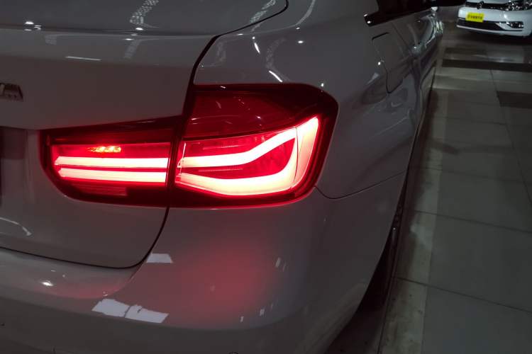 Used BMW 3 Series 2018 320Li Leading Model M Sport Package
