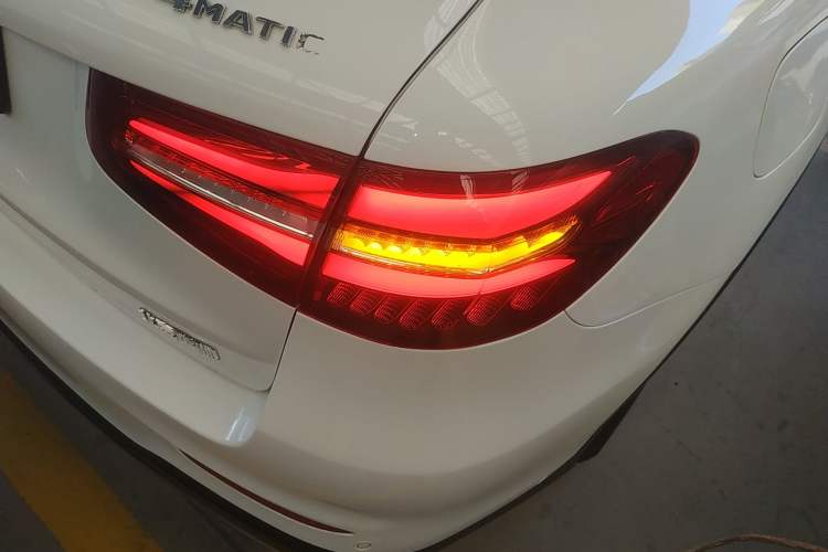 Used Mercedes-Benz GLC 2017 GLC 260 4MATIC Luxury Model Right Rear Taillight
