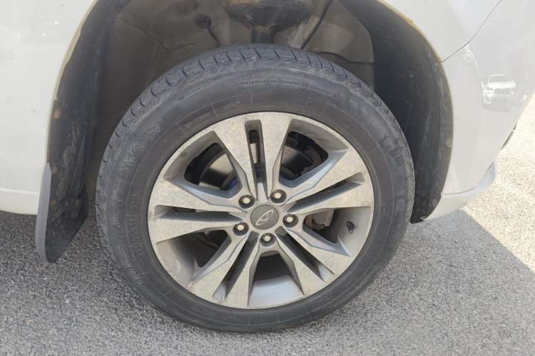 Used Chery Tiggo 3 2014 Magic Edition 1.6L Manual Fashion Version Right Front Wheel Hub